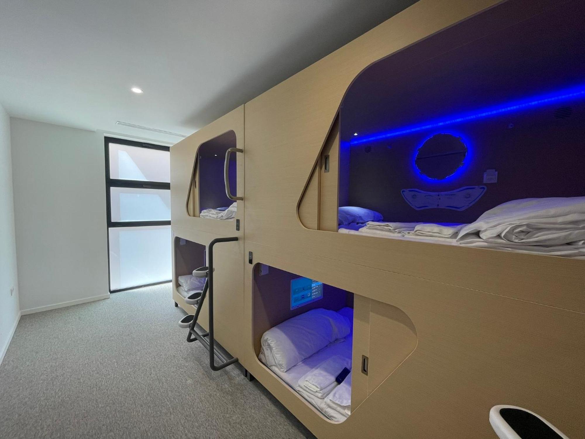 Urban Cube Hostel Sevilla Bagian luar foto