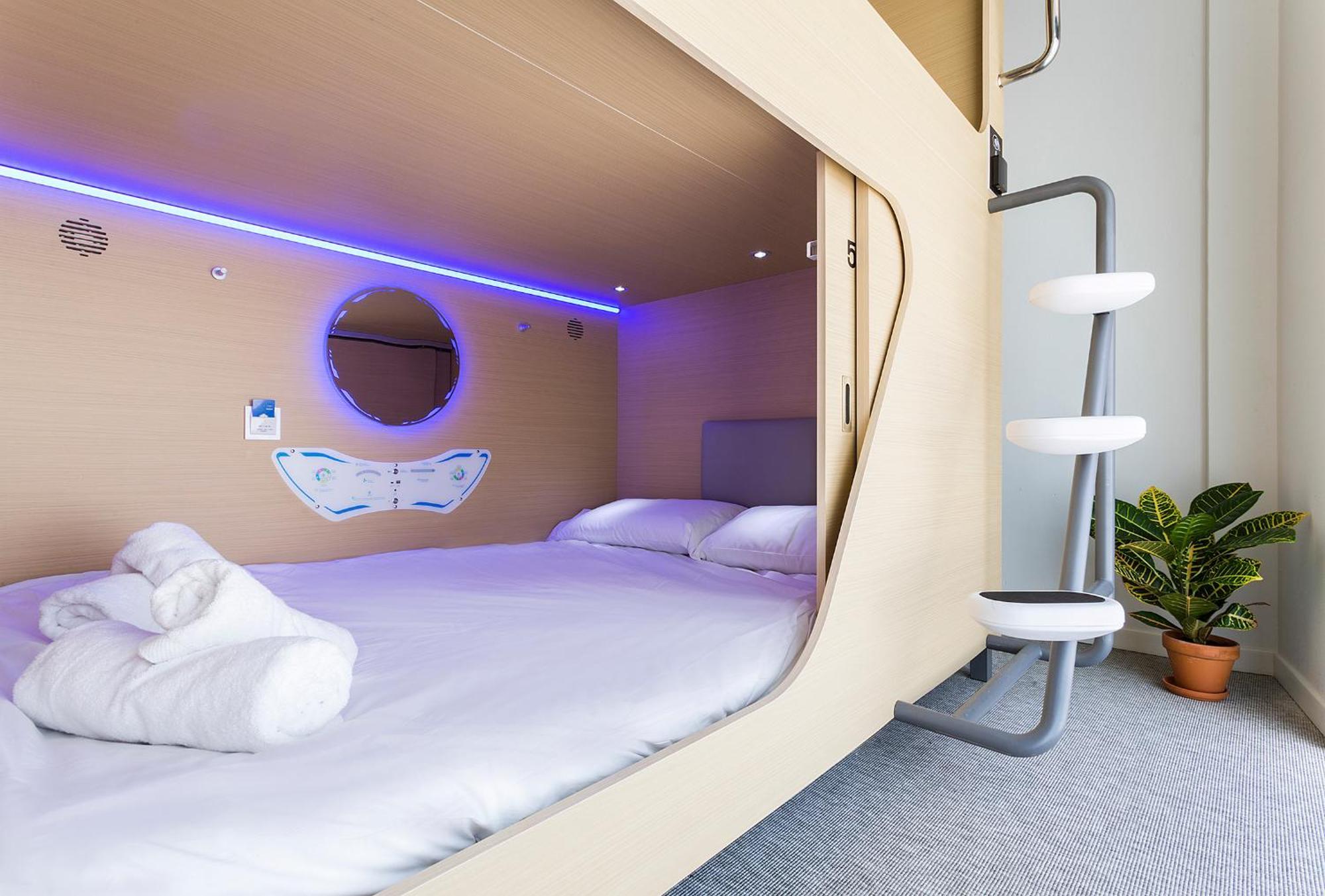 Urban Cube Hostel Sevilla Bagian luar foto